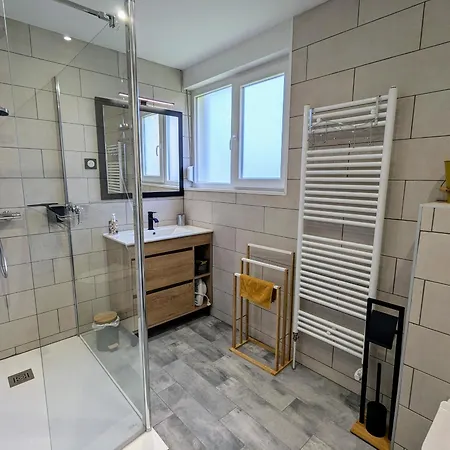 Maison Spacieuse Avec Et Terrain De Jeux En Lisiere De Foret - Fr-1-589-757 *