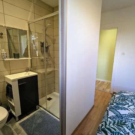 Maison Spacieuse Avec Et Terrain De Jeux En Lisiere De Foret - Fr-1-589-757 *