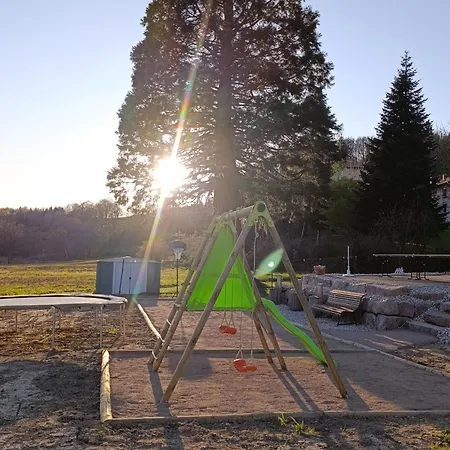 Maison Spacieuse Avec Et Terrain De Jeux En Lisiere De Foret - Fr-1-589-757