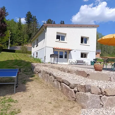 Maison Spacieuse Avec Et Terrain De Jeux En Lisiere De Foret - Fr-1-589-757 بيت للعطل *