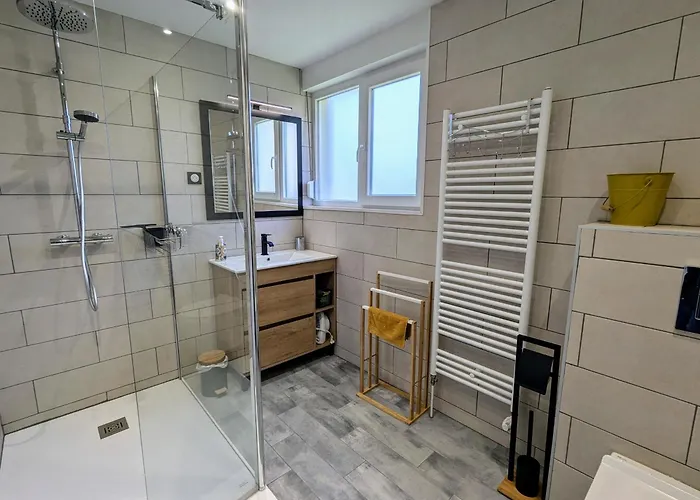 Maison Spacieuse Avec Et Terrain De Jeux En Lisiere De Foret - Fr-1-589-757 *