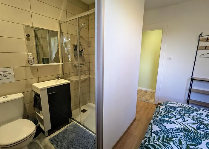 Maison Spacieuse Avec Et Terrain De Jeux En Lisiere De Foret - Fr-1-589-757 *